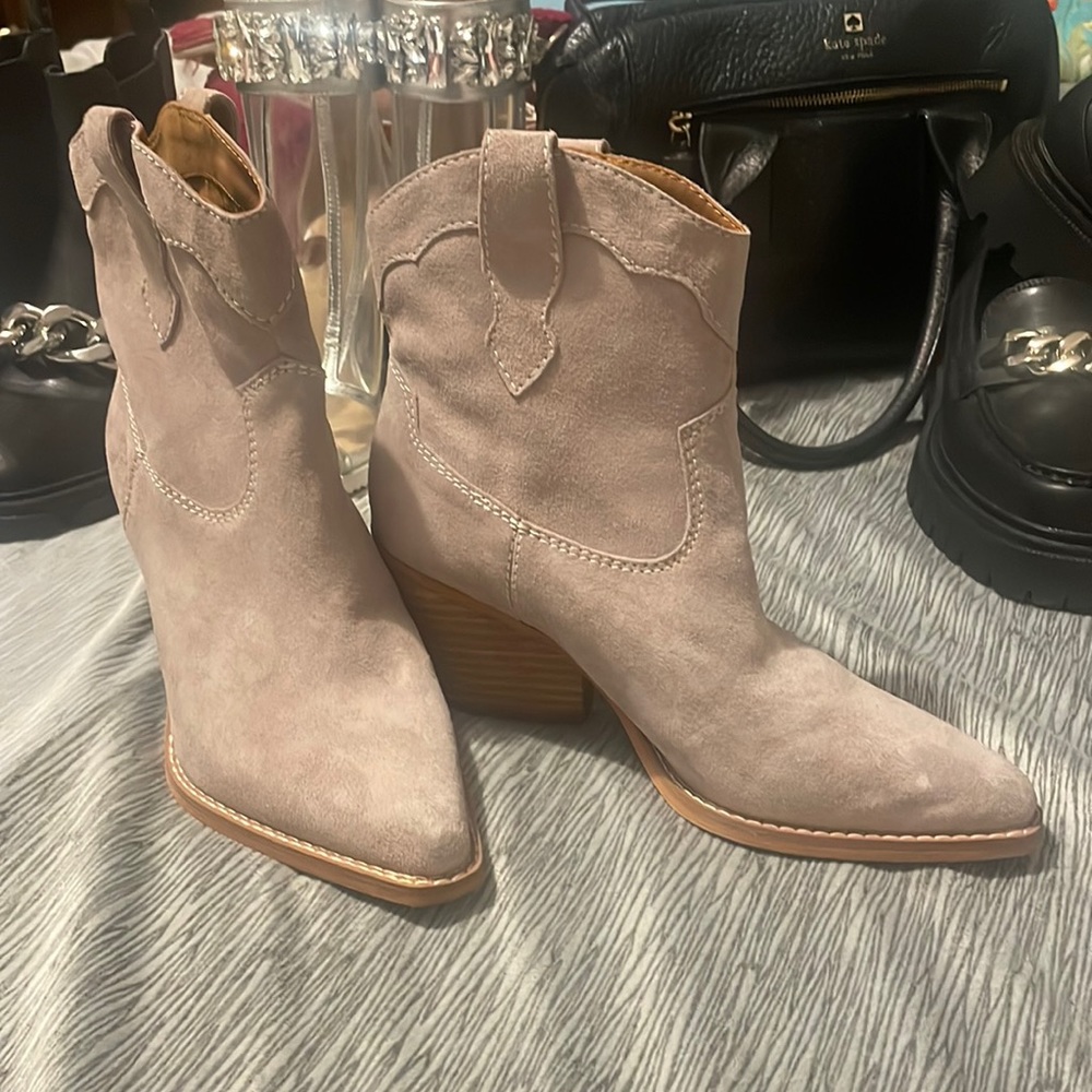 Zodiac booties